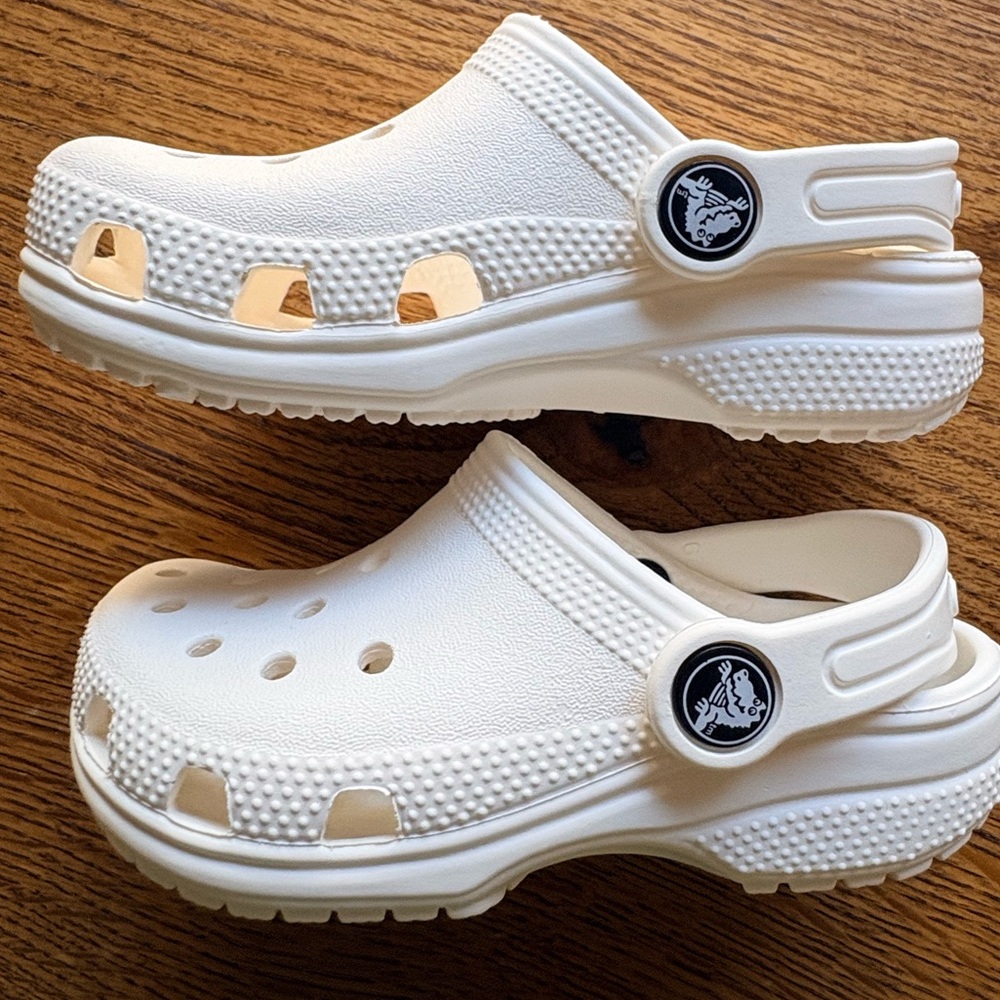 Crocs white-classic- size C9- unisex - Picture 5 of 12